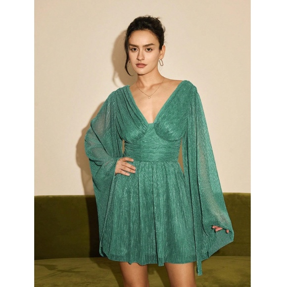 Green Mini Dress Flared Bell Long Sleeve, Fitted Waist V-Neck Cut Out Back Short - Picture 4 of 12